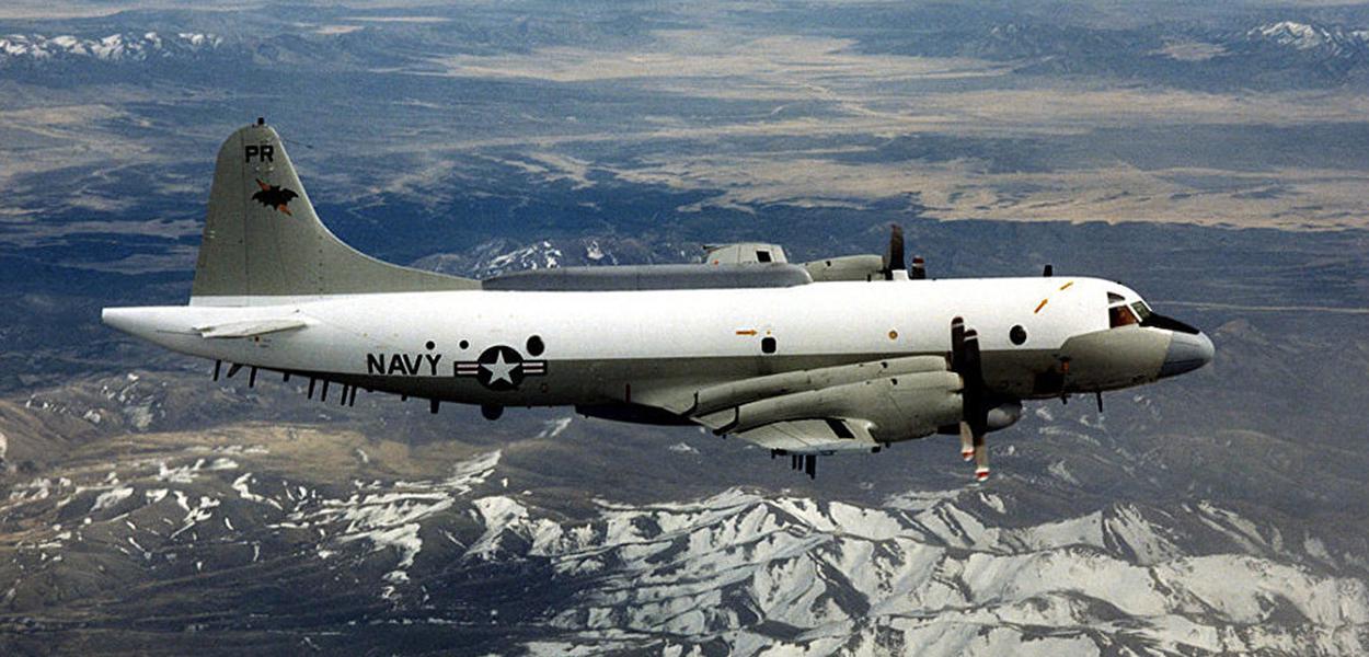 Avião norte-americano é interceptado por caça Su-30 venezuelano. (Foto: CC0 / Departamento de Defesa dos Estados Unidos) Avião norte-americano é interceptado por caça Su-30 venezuelano.