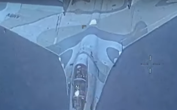 Avião norte-americano é interceptado por caça Su-30 venezuelano. Avião norte-americano é interceptado por caça Su-30 venezuelano.
