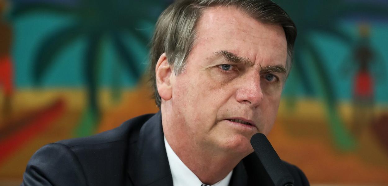 (Brasília - DF) Presidente da República, Jair Bolsonaro, fala com a imprensa, após almoço. (Foto: jair-bolsonaro) (Brasília - DF) Presidente da República, Jair Bolsonaro, fala com a imprensa, após almoço.