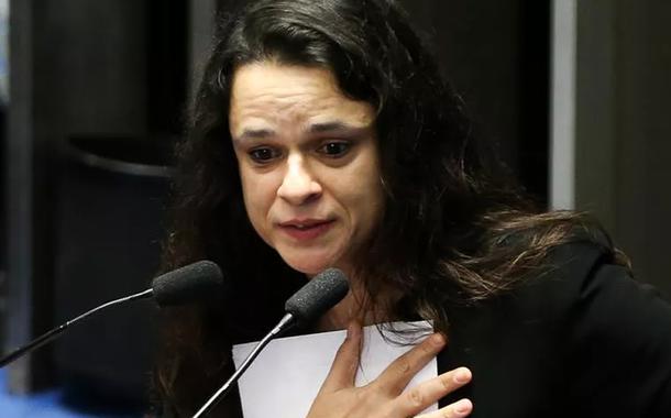 (Foto: No hospício Brasil, Janaína Paschoal será mesmo vice de Bolsonaro (Foto: Marcelo Camargo/Agência Brasil))