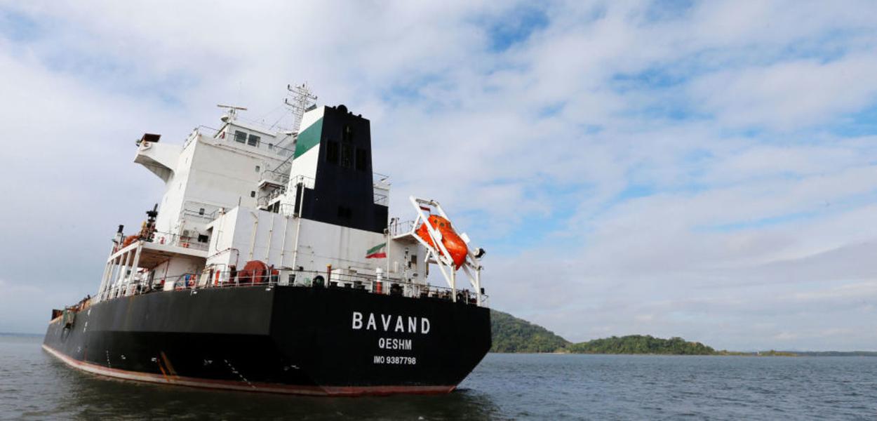 Navios iraniano parado no porto de Paranaguá (Foto: navio iraniano petrobras) Navios iraniano parado no porto de Paranaguá