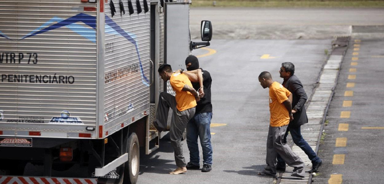 Transferência de presos: suspeitos de liderar massacre vão para outros presídios (Foto: Maycon Nunes/Agência Pará/Reprodução) Transferência de presos: suspeitos de liderar massacre vão para outros presídios