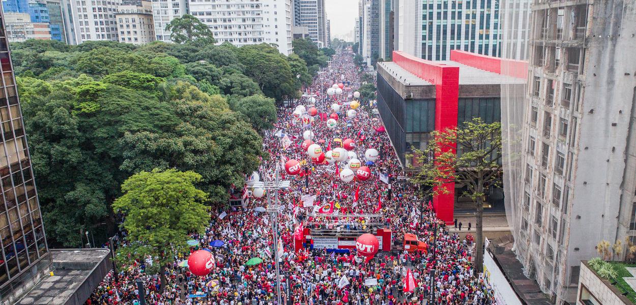 Manifestação de centrais sindicais contra mudança do sistema de Previdência na Av. Paulista. (Foto: Ricardo Stuckert) Manifestação de centrais sindicais contra mudança do sistema de Previdência na Av. Paulista.