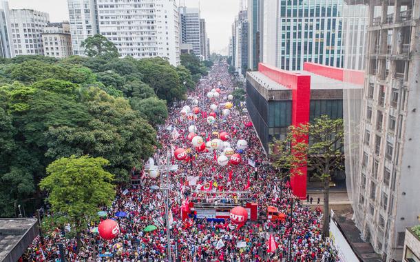 Manifestação de centrais sindicais contra mudança do sistema de Previdência na Av. Paulista. (Foto: Ricardo Stuckert) Manifestação de centrais sindicais contra mudança do sistema de Previdência na Av. Paulista.
