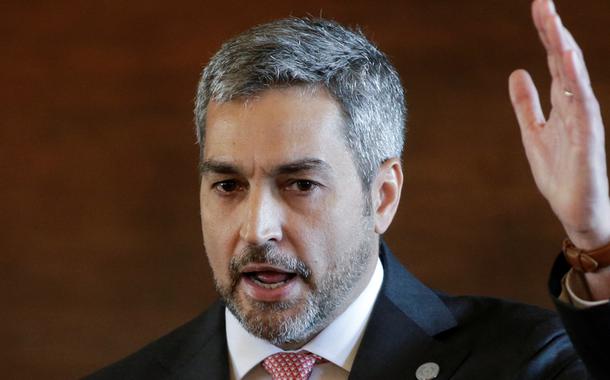 Paraguay's President Mario Abdo Benitez gestures as he makes declarations at the Lopez palace in Asuncion, Paraguay, August 1, 2019. REUTERS/Jorge Adorno (Foto: JORGE ADORNO) Paraguay's President Mario Abdo Benitez gestures as he makes declarations at the Lopez palace in Asuncion, Paraguay, August 1, 2019. REUTERS/Jorge Adorno