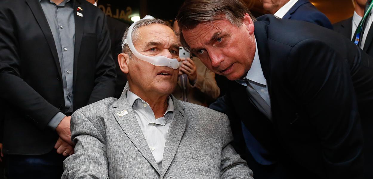 Jair Bolsonaro e General Villas (Foto: Isac Nóbrega/PR) Jair Bolsonaro e General Villas