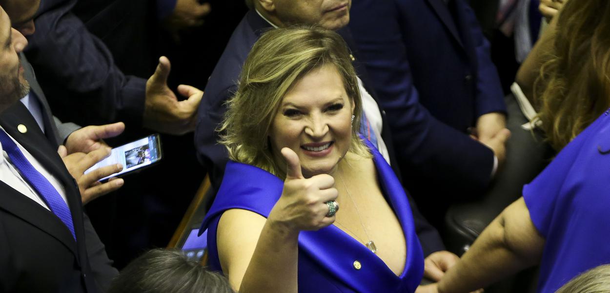 Deputada Joice Hasselmann durante sessão de posse dos Deputados Federais para a 56ª Legislatura (Foto: Marcelo Camargo/Agência Brasil) Deputada Joice Hasselmann durante sessão de posse dos Deputados Federais para a 56ª Legislatura
