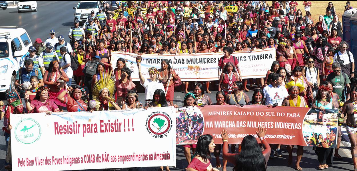 BrasÃlia- DF. 13-08-2019-Primeira marcha da mulheres indÃginas. Estudantes e professores se juntaram com as Ãndias na manifestação. Foto Lula Marques BrasÃlia- DF. 13-08-2019-Primeira marcha da mulheres indÃginas. Estudantes e professores se juntaram com as Ãndias na manifestação. Foto Lula Marques