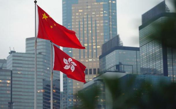 Bandeiras da China e Hong Kong (Foto: Xinhua) Bandeiras da China e Hong Kong