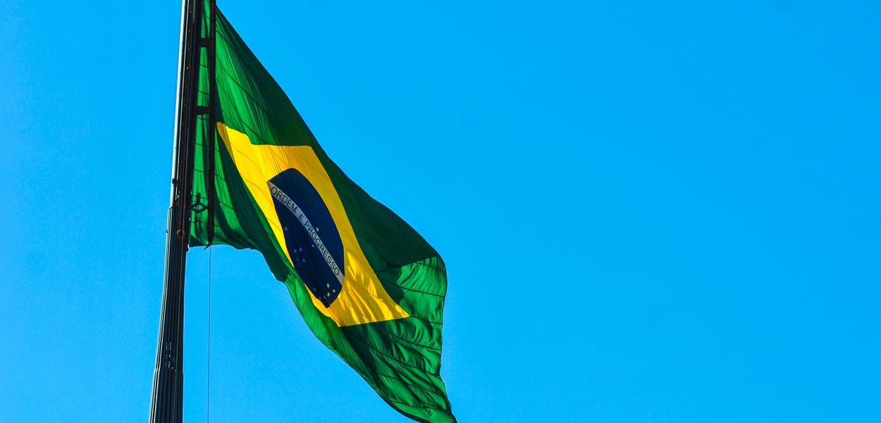 Troca da Bandeira Nacional marca festividades do aniversário de Brasília. (Foto: Pedro Ventura/Agência Brasília) Troca da Bandeira Nacional marca festividades do aniversário de Brasília.