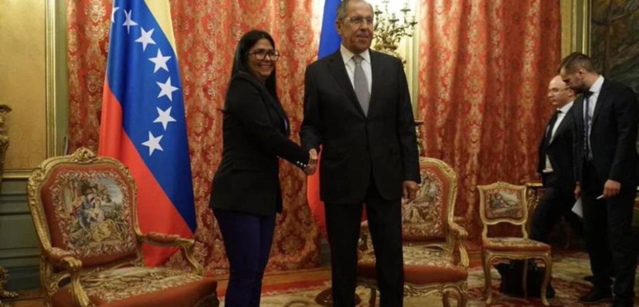 Sergey Lavrov e Delcy Rodríguez (Foto: AVN) Sergey Lavrov e Delcy Rodríguez