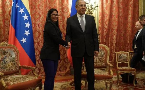Sergey Lavrov e Delcy Rodríguez (Foto: AVN) Sergey Lavrov e Delcy Rodríguez