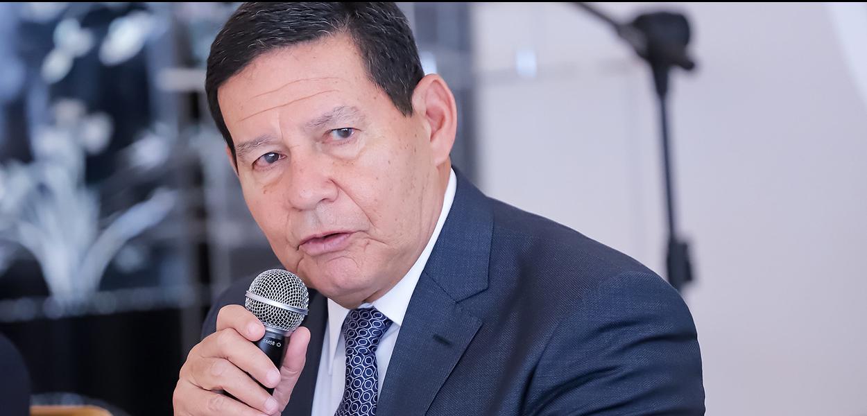 (BrasÃlia - DF, 01/08/2019) Vice-Presidente da República, Hamilton Mourão durante Almoço com os Chefes de Missão dos paÃses da Ãsia e Oceania.\r\rFoto: Romério Cunha/VPR (Foto: ROMERIO CUNHA) (BrasÃlia - DF, 01/08/2019) Vice-Presidente da República, Hamilton Mourão durante Almoço com os Chefes de Missão dos paÃses da Ãsia e Oceania.\r\rFoto: Romério Cunha/VPR