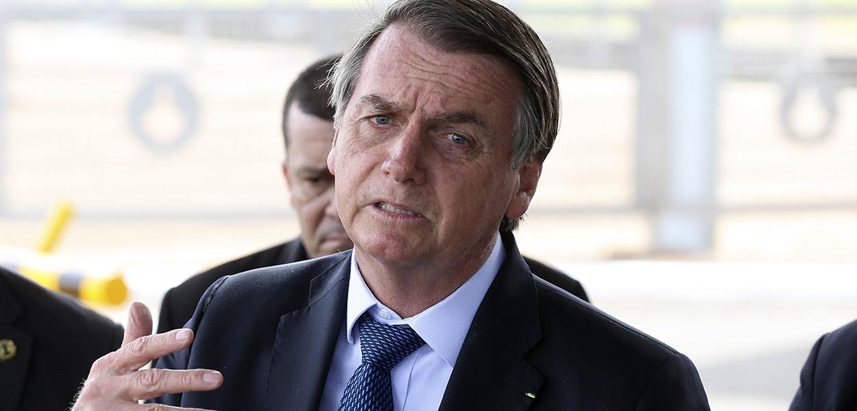Jair Bolsonaro fala à imprensa no Palácio da Alvorada (Foto: Antonio Cruz/ Agência Brasil) Jair Bolsonaro fala à imprensa no Palácio da Alvorada