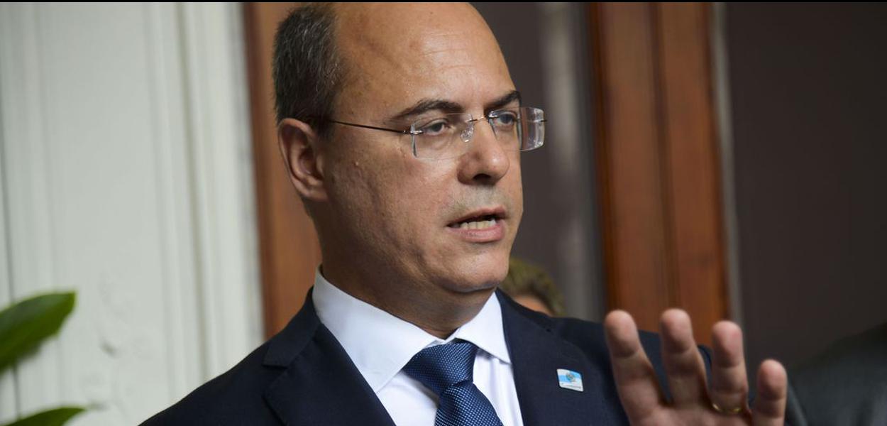 O governador Wilson Witzel concede, entrevista coletiva, após reunião com deputados federais, no Palácio das Laranjeiras. (Foto: Tânia Rêgo/Agência Brasil) O governador Wilson Witzel concede, entrevista coletiva, após reunião com deputados federais, no Palácio das Laranjeiras.