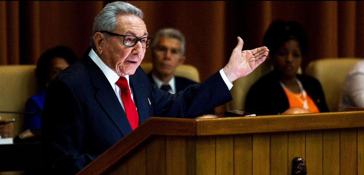 Raúl Castro discursa na Assembleia Nacional (Foto: Irene Perez/Cortesia Cubadebate/Reuters) Raúl Castro discursa na Assembleia Nacional