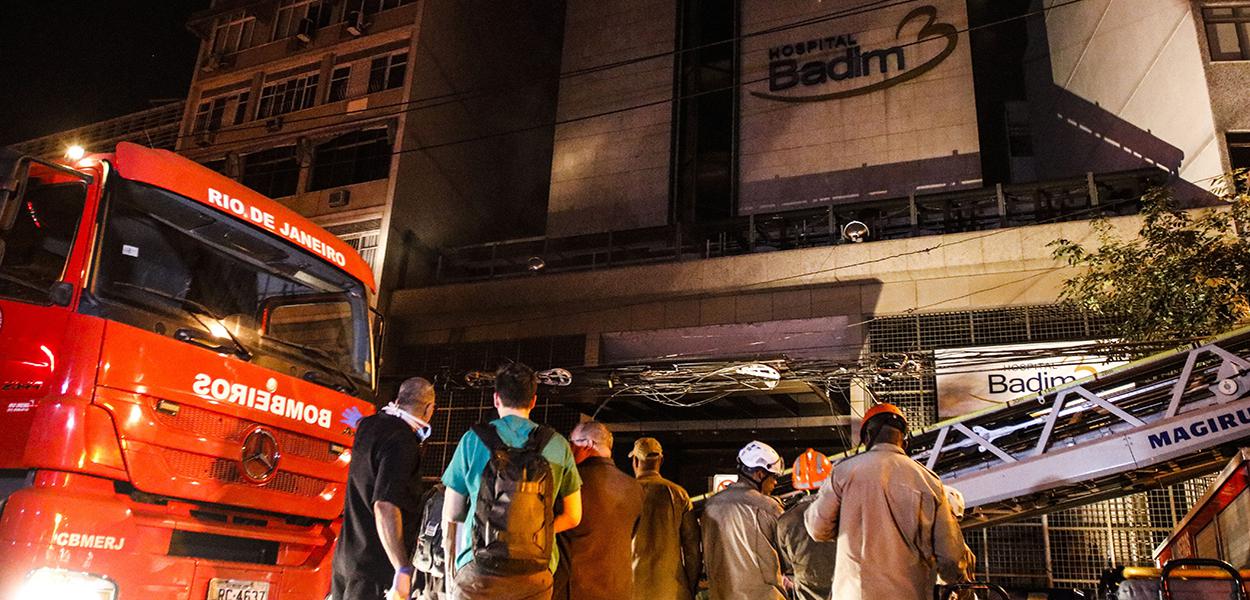 Incêndio atinge prédio do Hospital Badim no Rio de Janeiro (Foto: Fernando Frazão/Agência Brasil) Incêndio atinge prédio do Hospital Badim no Rio de Janeiro
