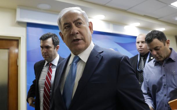 Israelenses vão às ruas em protesto contra Netanyahu (Foto: REUTERS/Ronen Zvulun) Israelenses vão às ruas em protesto contra Netanyahu