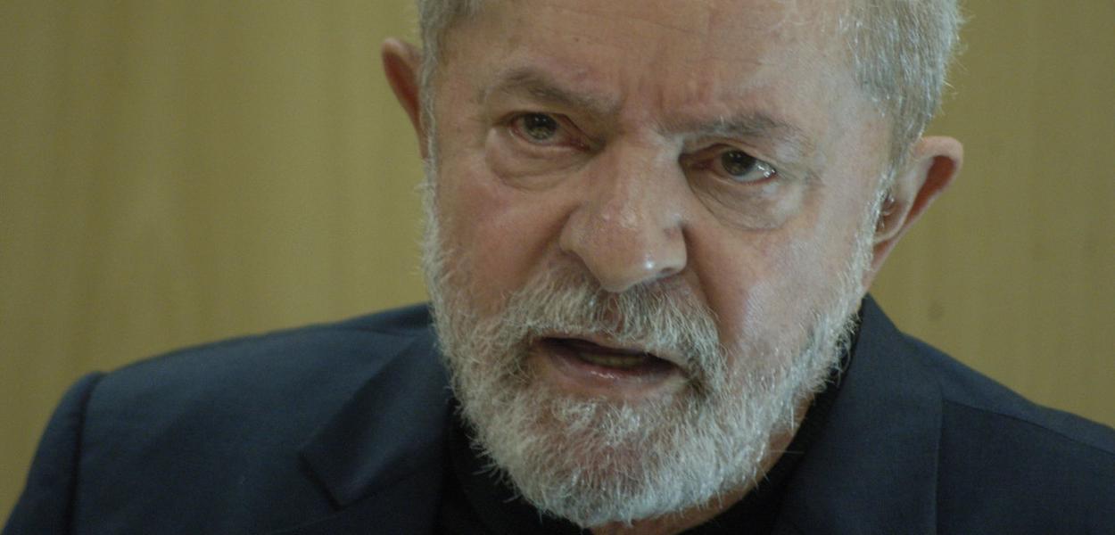 Lula em entrevista na sede da Polícia Federal em Curitiba (Foto: Felipe L. Gonçalves/ Brasil247) Lula em entrevista na sede da Polícia Federal em Curitiba