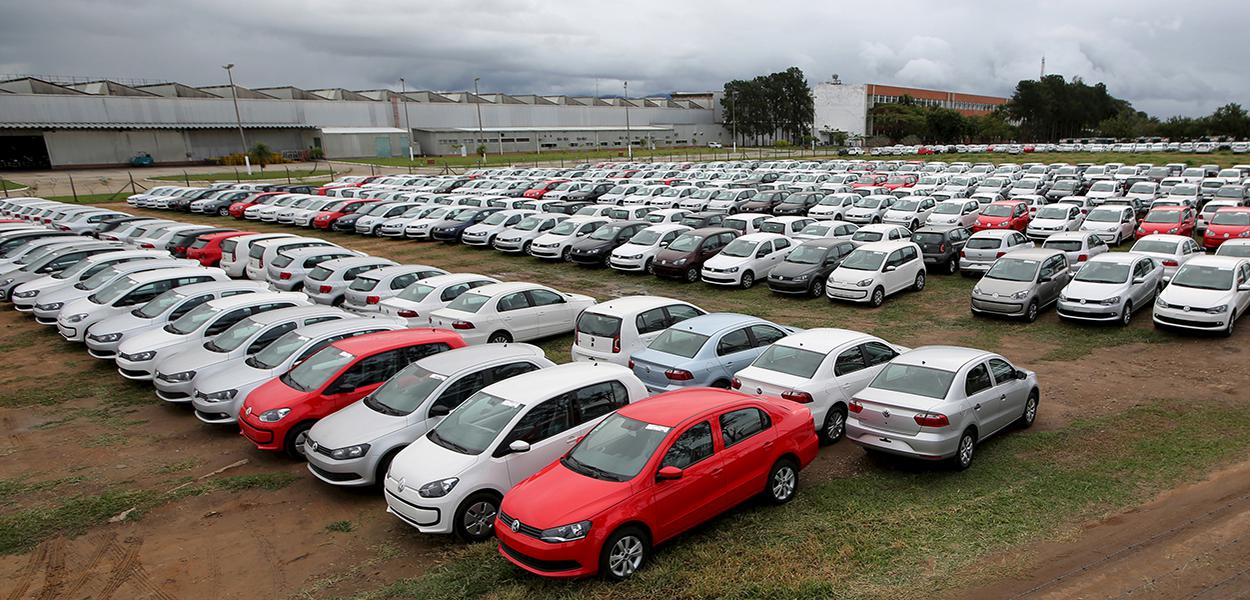 Carro foi um dos tipos de veículos que tiveram queda nas vendas em 2020 (Foto: REUTERS/Paulo Whitaker) Carro foi um dos tipos de veículos que tiveram queda nas vendas em 2020