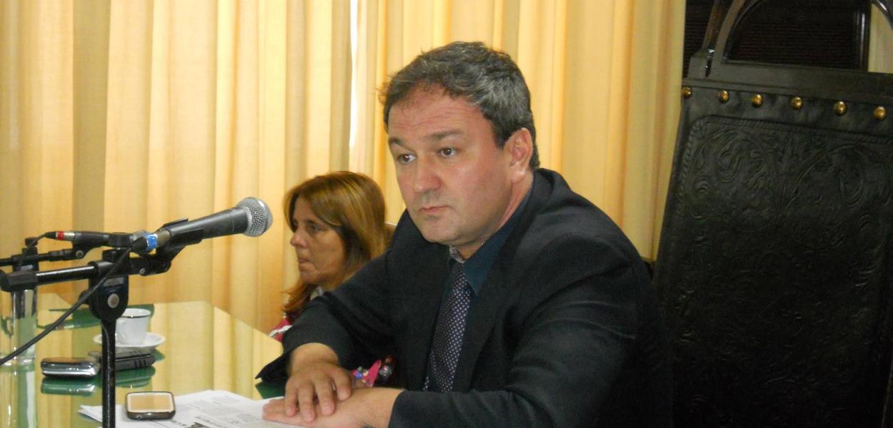 (Foto: Reprodução/Facebook oficial)