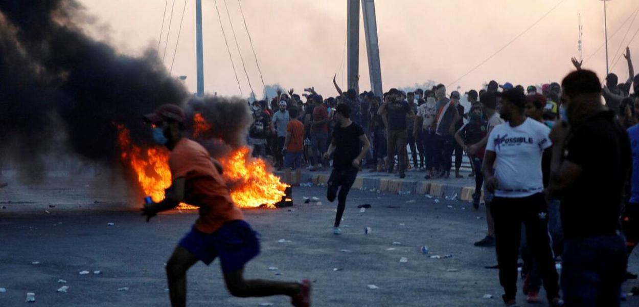 Iraque, protestos (Foto: Thaier Al-Sudani/Reuters) Iraque, protestos