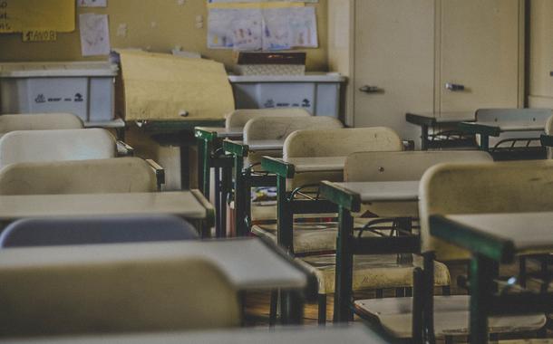 Bolsonaro veta projeto que prevê psicólogos em escolas (Foto: Feliphe Schiarolli/Unsplash/Reprodução) Bolsonaro veta projeto que prevê psicólogos em escolas