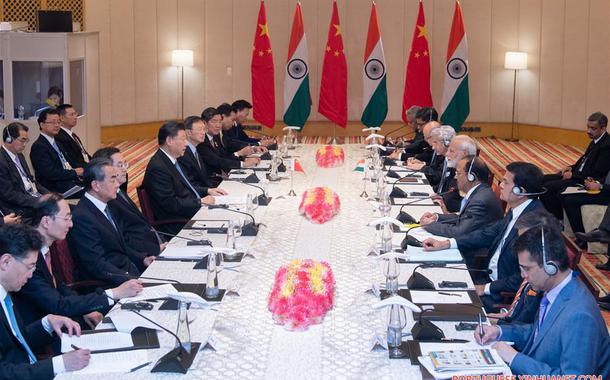 Xi JInping e Narendra Modi em reunião (Foto: Xinhua) Xi JInping e Narendra Modi em reunião