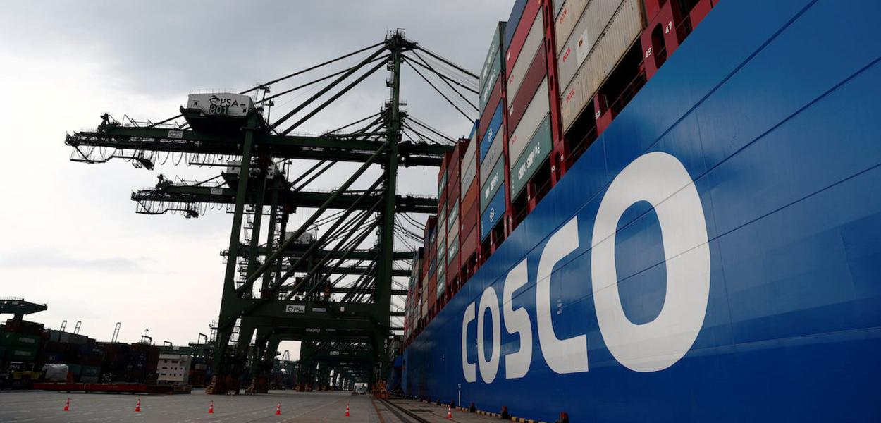 Navio da Cosco (Foto: Edgar Su/Reuters) Navio da Cosco