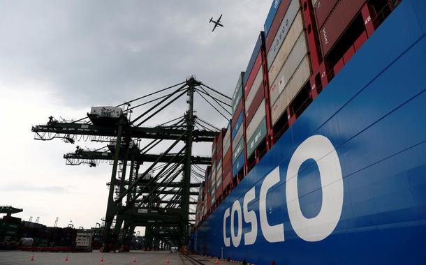Navio da Cosco em Cingapura. (Foto: Edgar Su/Reuters) Navio da Cosco em Cingapura.