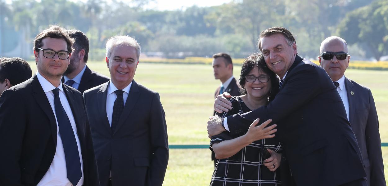 Jair Bolsonaro e Damares Alves (Foto: Marcos Corrêa/PR) Jair Bolsonaro e Damares Alves