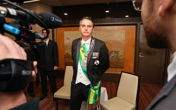 Jair Bolsonaro conversa com a Imprensa (22 out) na saída para a cerimônia de entronização (Foto: José Dias/PR) Jair Bolsonaro conversa com a Imprensa (22 out) na saída para a cerimônia de entronização