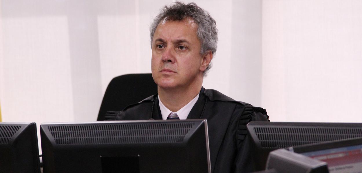 Gebran quer acabar com regime semiaberto (Foto: Divulgação/TRF4) Gebran quer acabar com regime semiaberto