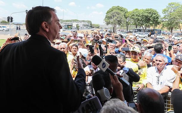 Jair Bolsonaro, durante encontro no Palácio do Planalto, com grupo de Garimpeiros - 01/10/2019 (Foto: Isac Nóbrega/PR) Jair Bolsonaro, durante encontro no Palácio do Planalto, com grupo de Garimpeiros - 01/10/2019