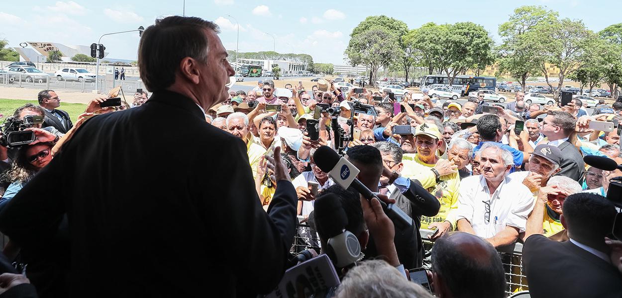Jair Bolsonaro, durante encontro no Palácio do Planalto, com grupo de Garimpeiros - 01/10/2019 (Foto: Isac Nóbrega/PR) Jair Bolsonaro, durante encontro no Palácio do Planalto, com grupo de Garimpeiros - 01/10/2019