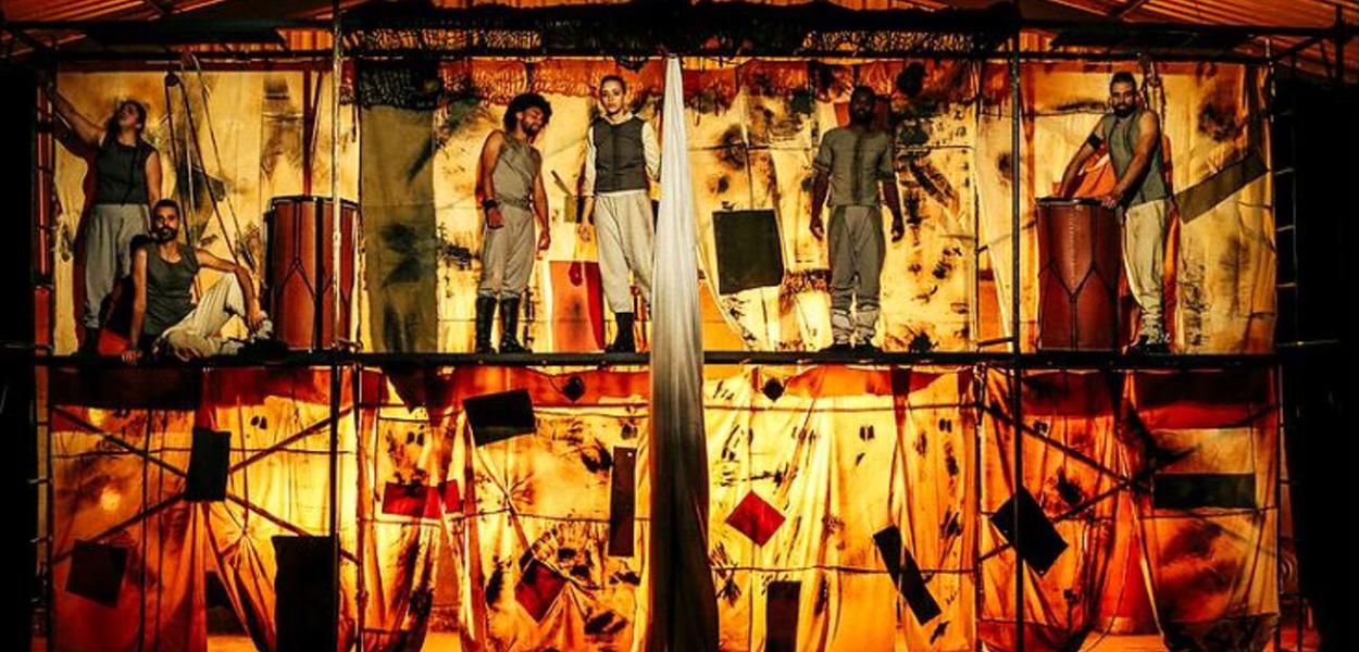 Grupo Teatro da Pedra comemora 15 anos do projeto Arte por toda parte (Foto: divulgação/assecom) Grupo Teatro da Pedra comemora 15 anos do projeto Arte por toda parte