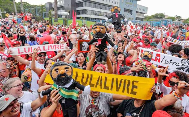 Vigília Lula Livre (Foto: Joka Madruga) Vigília Lula Livre