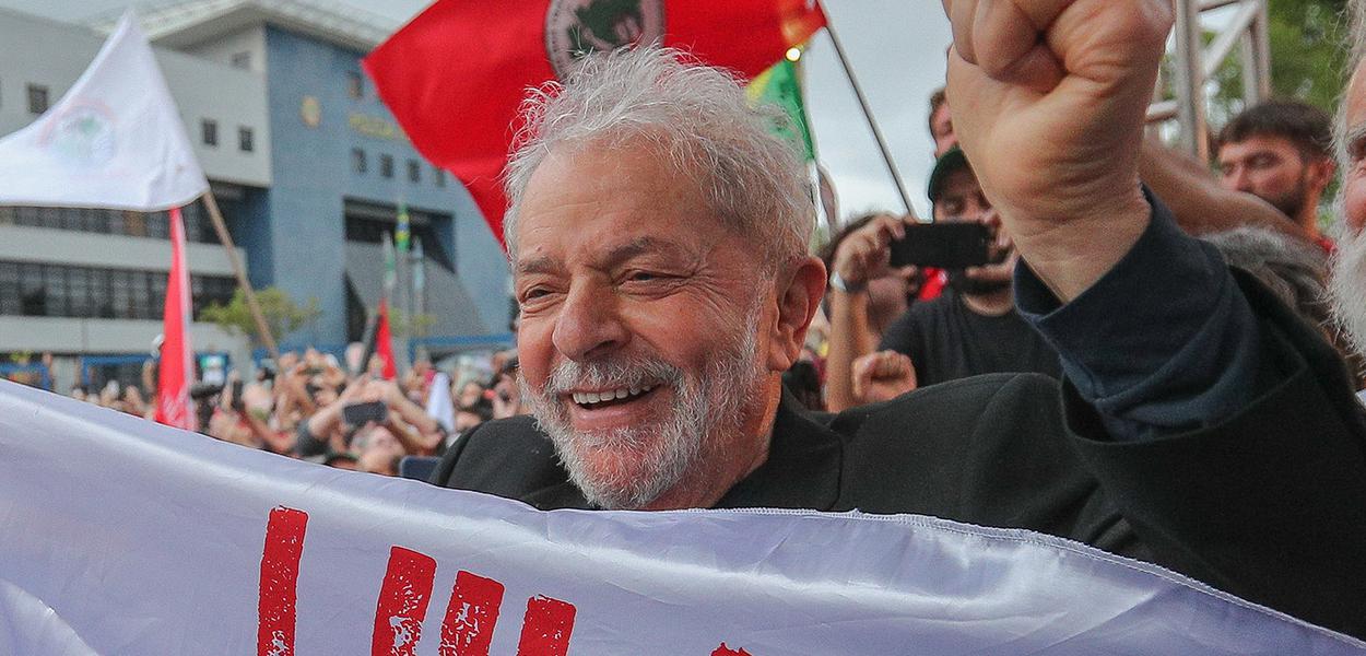 Lula na vigília em Curitiba (Foto: Ricardo Stuckert) Lula na vigília em Curitiba