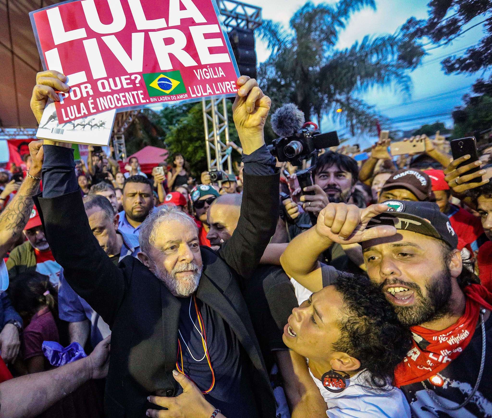 Lula na vigília em Curitiba (Foto: Ricardo Stuckert) Lula na vigília em Curitiba