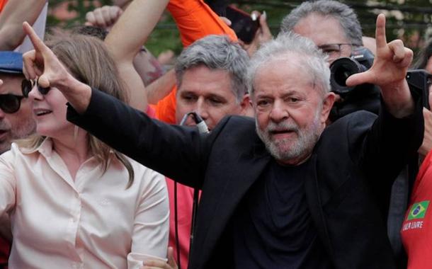 Lula no Sindicato do Metalúrgicos do ABC (Foto: Nacho Doce / Reuters) Lula no Sindicato do Metalúrgicos do ABC
