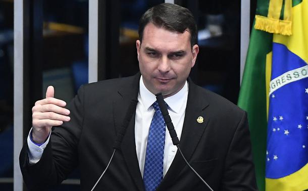 À tribuna, em discurso, senador Flávio Bolsonaro (PSL-RJ). (Foto: Marcos Oliveira/Agência Senado) À tribuna, em discurso, senador Flávio Bolsonaro (PSL-RJ).