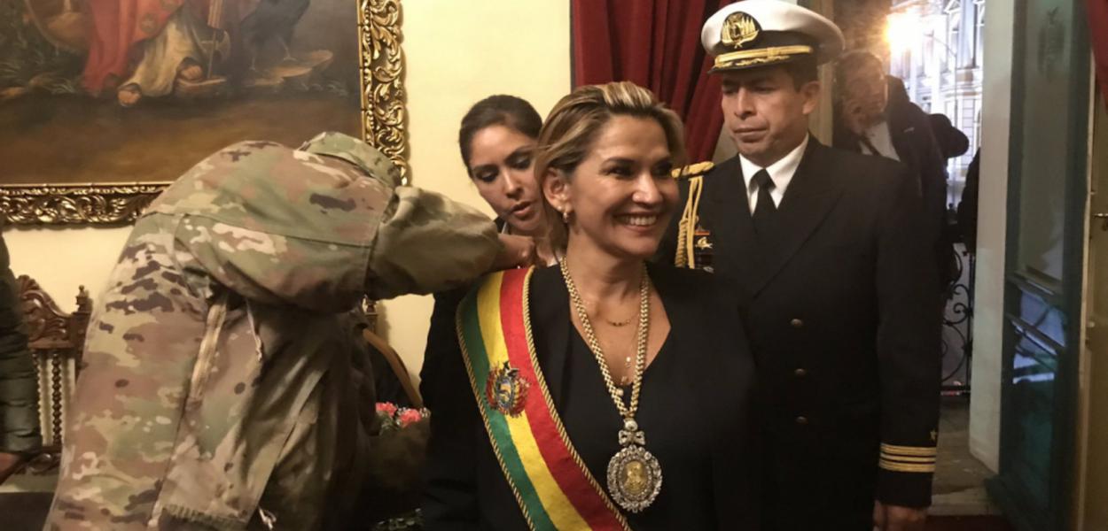 Jeanine Áñez, presidente autoproclamada da Bolívia (Foto: Reprodução/Twitter) Jeanine Áñez, presidente autoproclamada da Bolívia