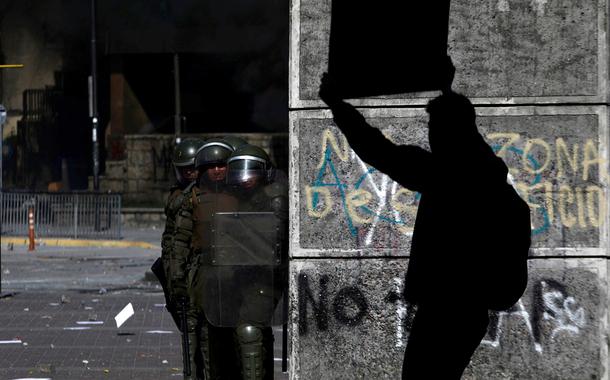 Protesto no Chile (Foto: Juan Gonzalez /Reuters) Protesto no Chile