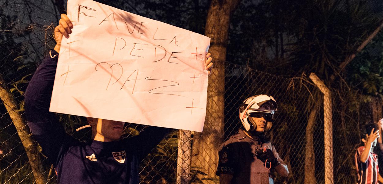 Protesto neste domingo por justiça aos 9 mortos em ação policial em Paraisópolis, na zona sul de São Paulo (Foto: Daniel Arroyo/Ponte Jornalismo) Protesto neste domingo por justiça aos 9 mortos em ação policial em Paraisópolis, na zona sul de São Paulo