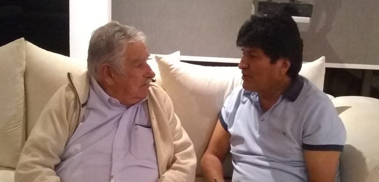 Ex-presidente do Uruguai Pepe Mujica visita ex-presidente da Bolívia Evo Morales (Foto: Twitter/Divulgação) Ex-presidente do Uruguai Pepe Mujica visita ex-presidente da Bolívia Evo Morales