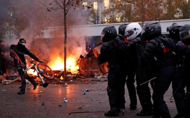 Greve geral na França é marcada por protestos (Foto: REUTERS/Gonzalo Fuentes) Greve geral na França é marcada por protestos