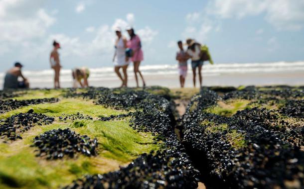 Um derramamento de óleo é visto na praia 'Sitio do Conde' em Conde, Bahia, Brasil, 12 de outubro de 2019. REUTERS / Adriano Machado (Foto: REUTERS / Adriano Machado) Um derramamento de óleo é visto na praia 'Sitio do Conde' em Conde, Bahia, Brasil, 12 de outubro de 2019. REUTERS / Adriano Machado