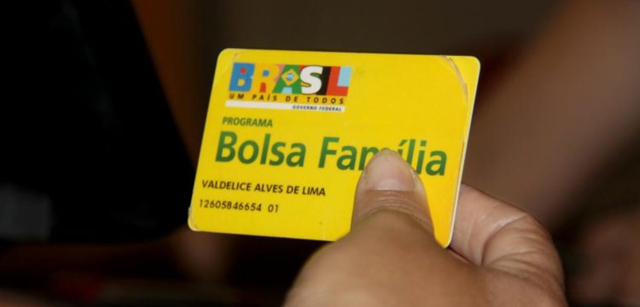 Cartão Bolsa Família (Foto: Reprodução) www.brasil247.com - Cartão Bolsa Família