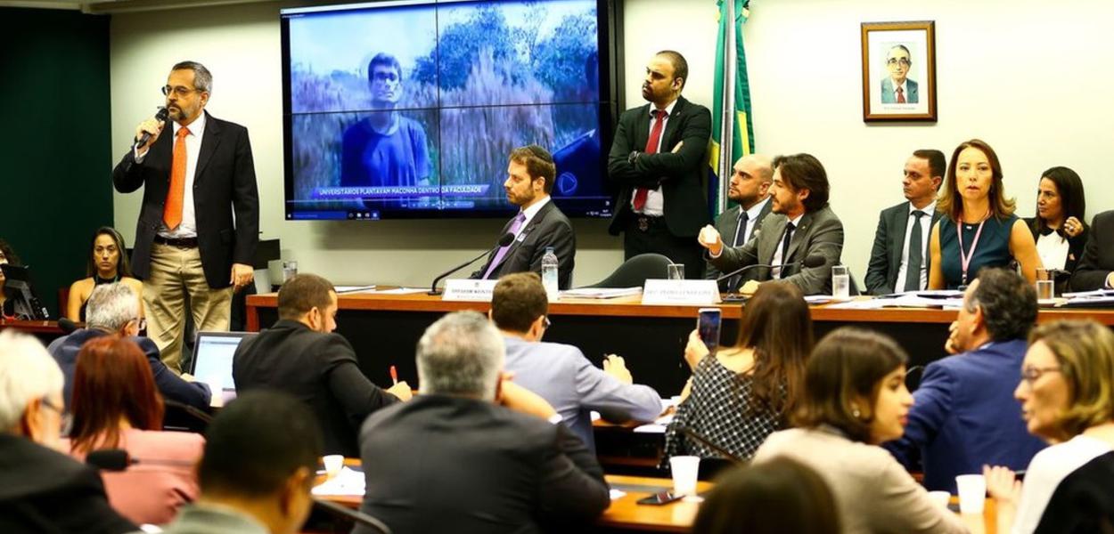 Abraham Weintraub na Comissão de Educação da Câmara dos Deputados (Foto: Marcelo Camargo/Agência Brasil) Abraham Weintraub na Comissão de Educação da Câmara dos Deputados