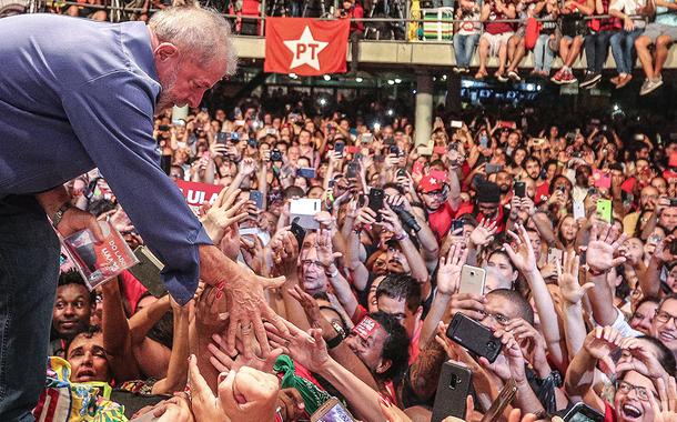 Lula no circo voador (Foto: Ricardo Stuckert) Lula no circo voador